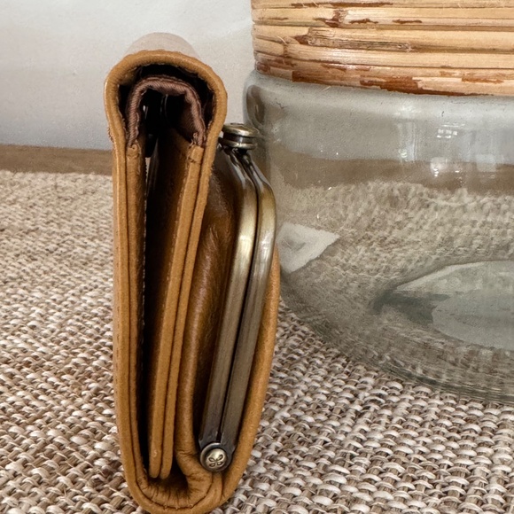 HOBO ROBIN Trifold Wallet Compact in Natural NWT - Picture 9 of 16